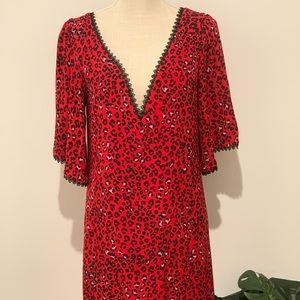 Perfect dress for a casual date night or just a night out on the town!